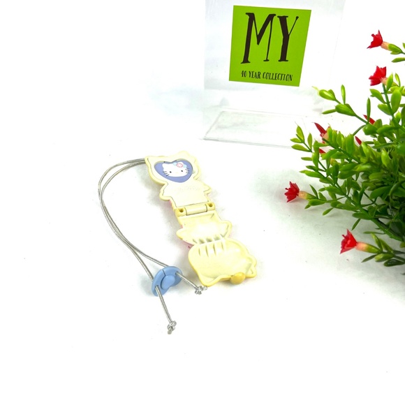 Hello Kitty Locket Necklace | Vintage McDonald’s Happy Meal Toy | Sanrio Collect - Picture 9 of 10